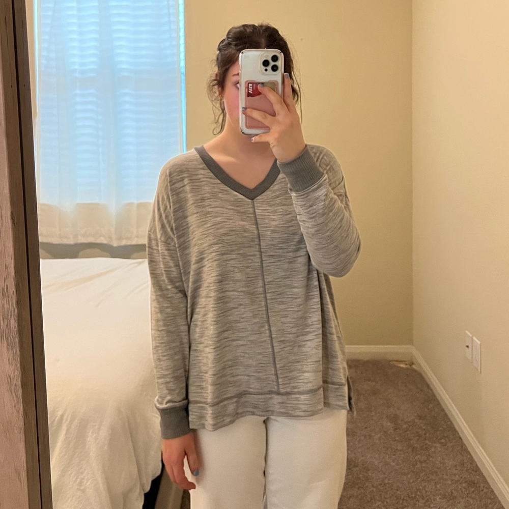 Grey sweatshirt. XL